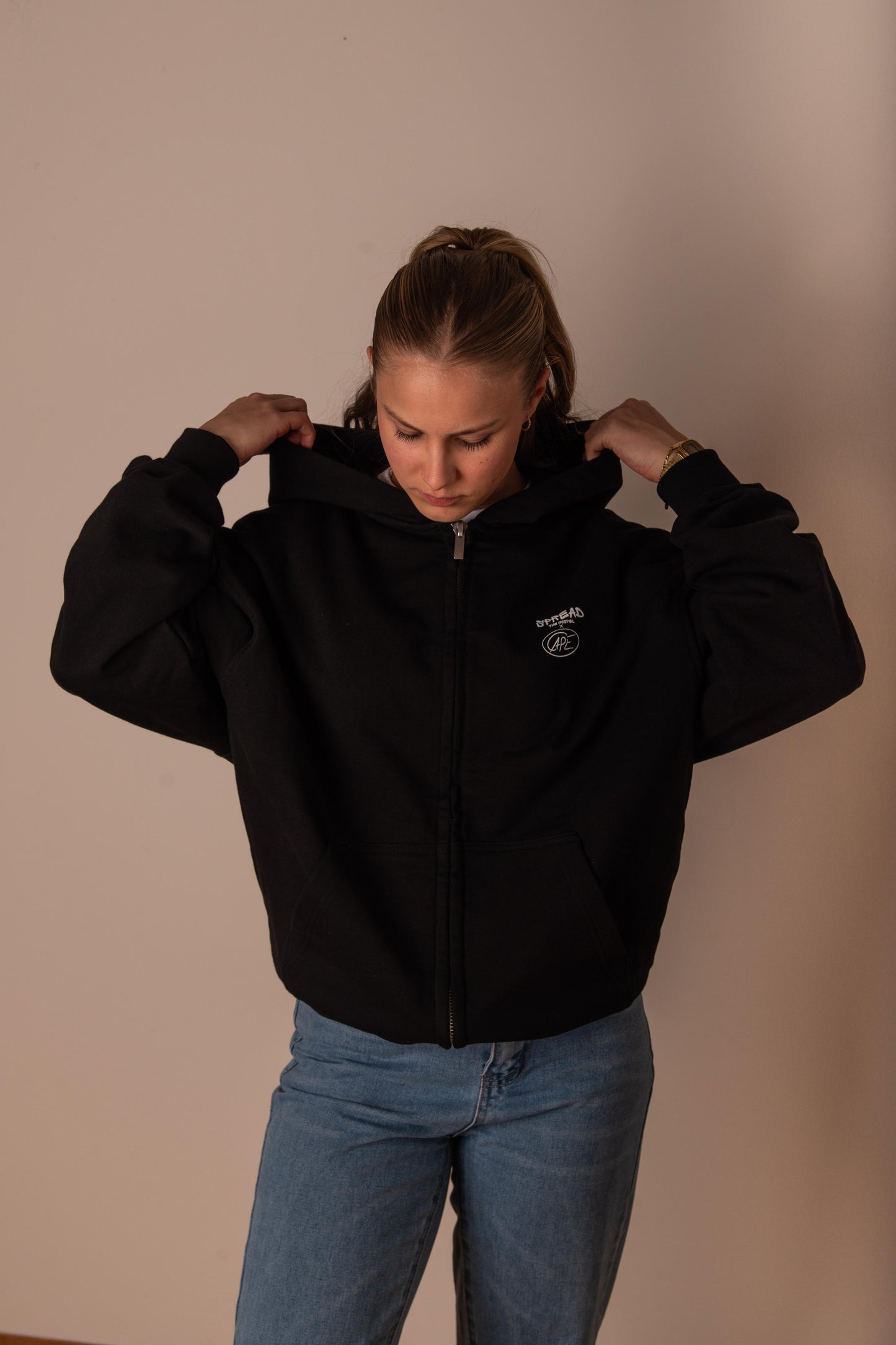 FEAR NOT OVERSIZED ZIPPER HOODIE WITH STARS