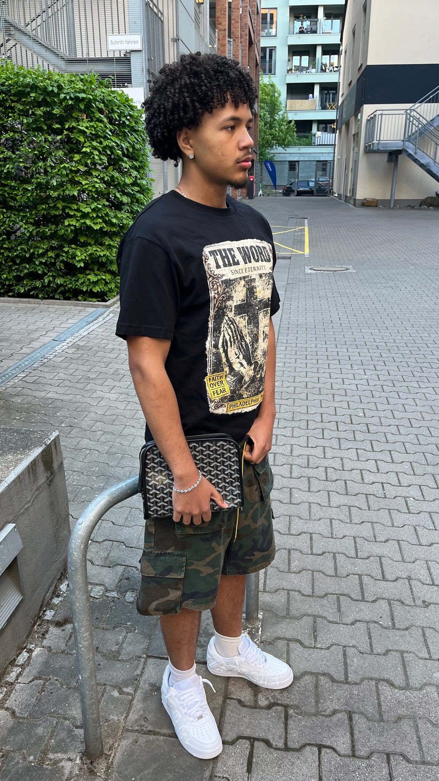 THE WORD OVERSIZED SHIRT