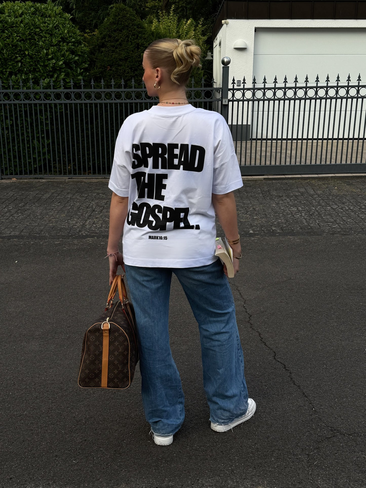 SPREAD THE GOSPEL OVERSIZED SHIRT (SCHWARZ)